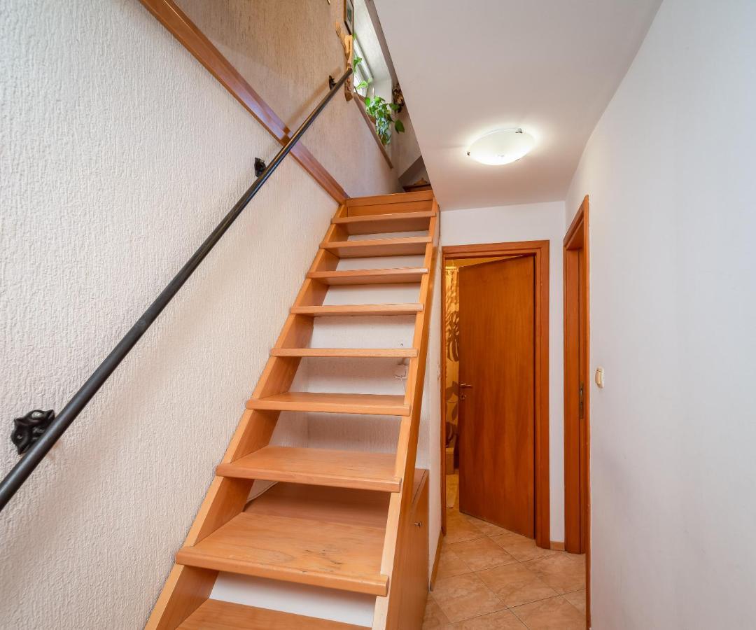 Alley Apartment Omis